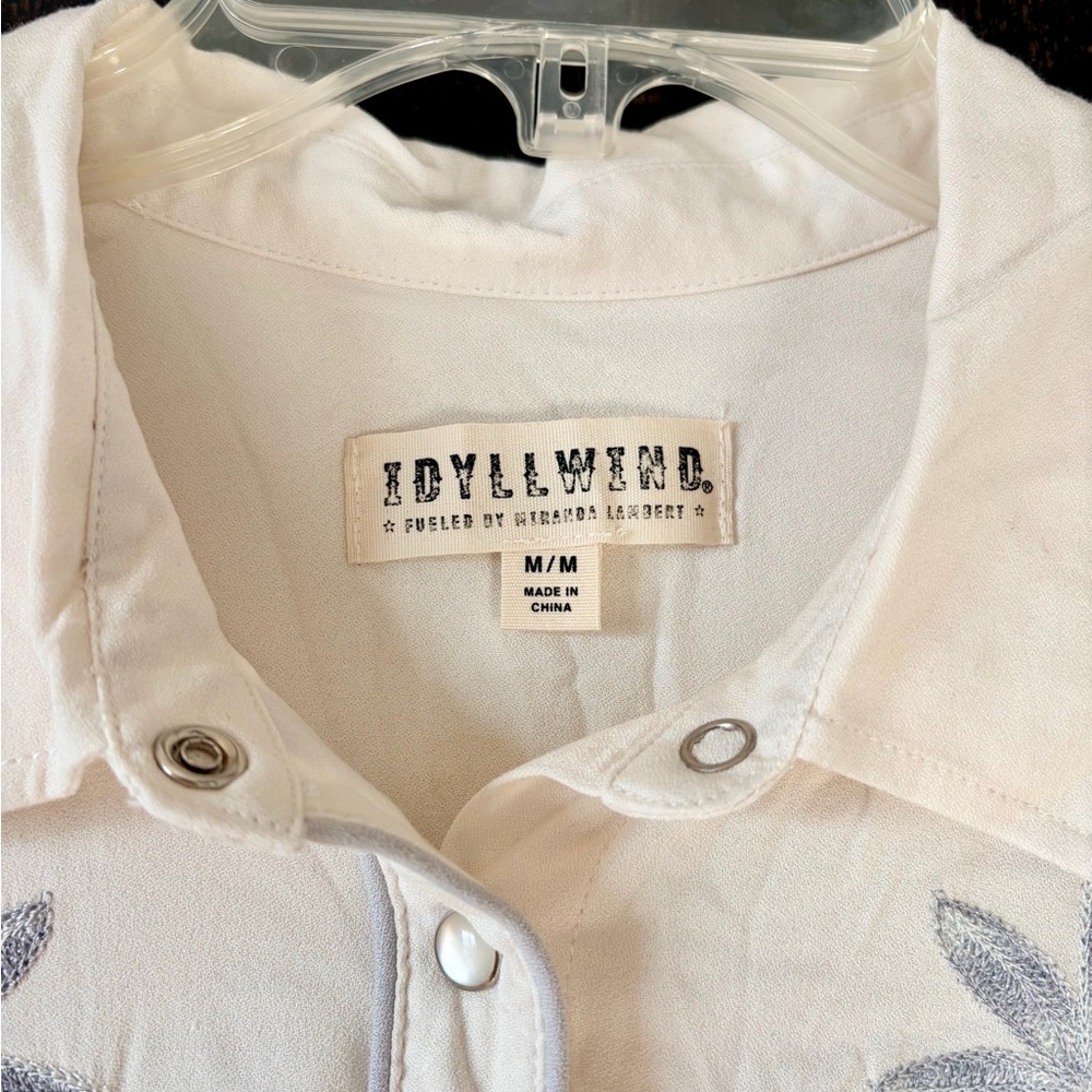 Idyllwind Ivory Grey floral embroidered pearl snap button western shirt. NWT - Picture 4 of 6